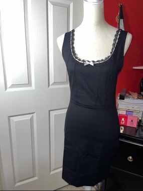 Fashion Nova Black Sleeveless Lace-Trim Sheath Dress
